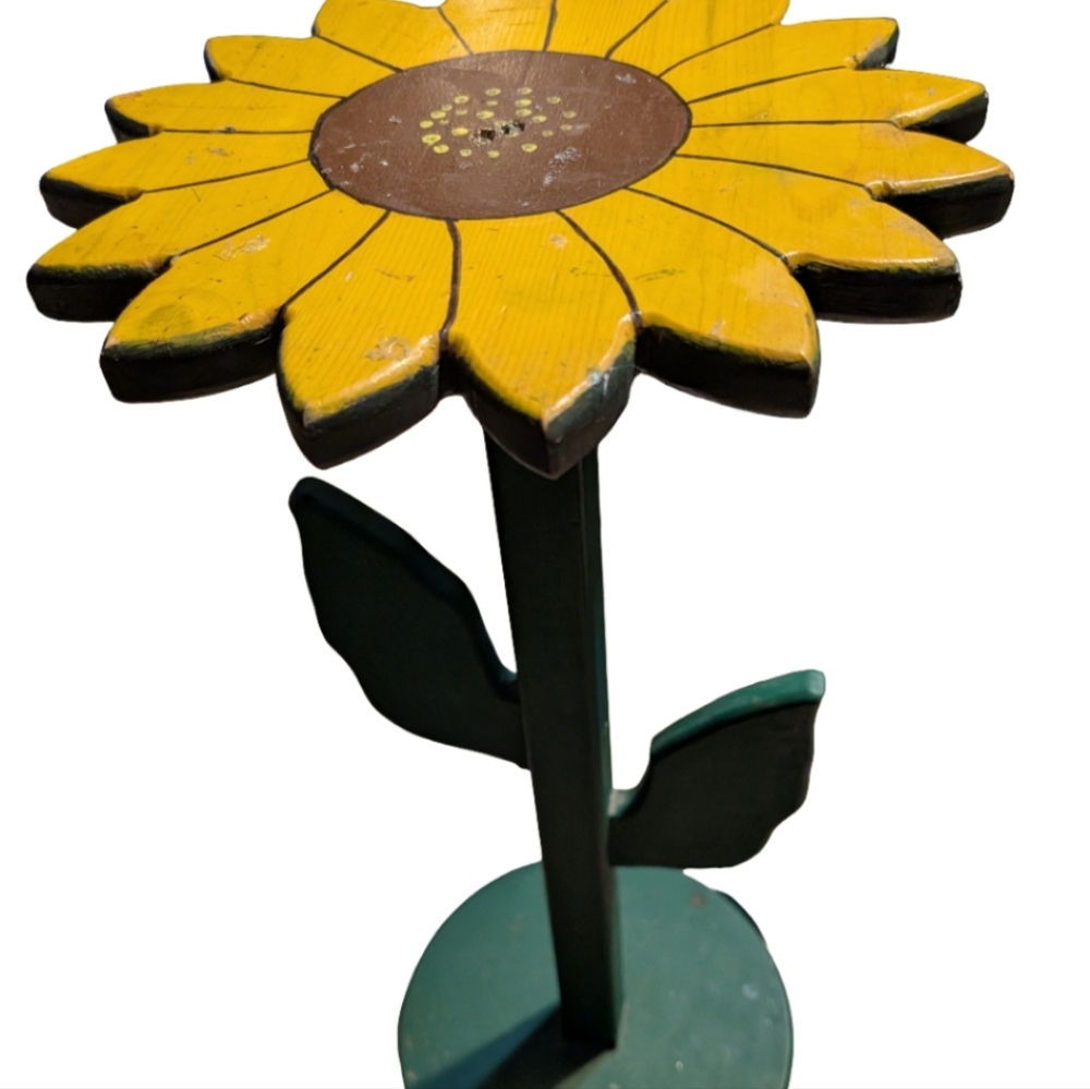 Sunflower Wooden Stand - Green and Yellow